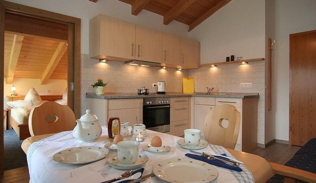 Ferienwohnung Hochkalter, 1-2 Personen, 26 qm, Dusche/WC, Balkon, TV, W-LAN, Geschirrspüler, 1 Schlafzimmer, Dachgeschoss