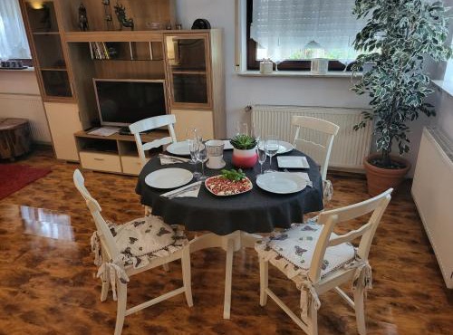 Ferienapartment Schlummerhausen für bis zu 5 Personen, Haustiere willkommen und kostenfrei, mit Einbauküche, WLAN, Smart-TV, Alexa
