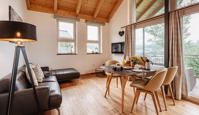 Ferienchalet mit großer überdachter Veranda mit Lounge Möbel