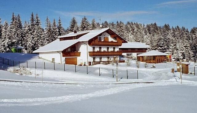 Feriendomizil mit Balkon inmitten des Bay. Waldes