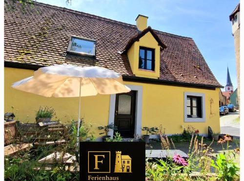 Ferienhaus am hohen Turm in Sulzfeld am Main, Parkplatz, Terrasse, Kaffee, Playstation, WLAN