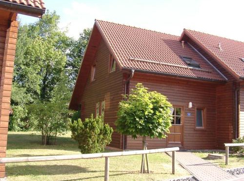 Ferienhaus im Holzblockstil im Naturerlebnisdorf Blauvogel