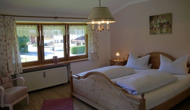 Ferienwohnung 1-3 Personen, 46 qm, Balkon, 1 Schlafzimmer, Wohnküche, SAT-TV