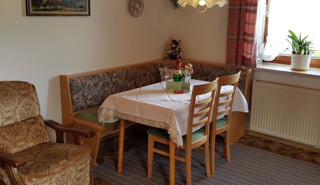 Ferienwohnung 65 qm, 2 Schlafräume, große Wohnküche, Dusche/WC, Terrasse, Sat-TV, 3 Sterne, max 5 Personen
