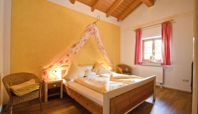 Ferienwohnung "Birne" 55 qm bis 2 Personen, 2. Obergeschoss, 1 separates Schlafzimmer, Südbalkon.