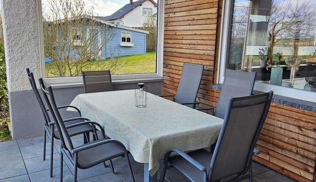 Ferienwohnung Burgblick Rittersdorf - Holiday apartment with shower and WC, 2