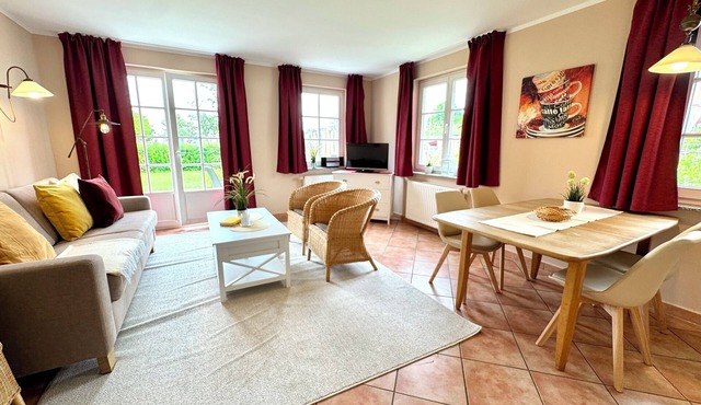 Ferienwohnung mit Südterrasse Direkt am Hafen von Wustrow