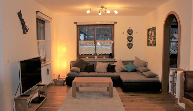 Ferienwohnung Geigelsteinblick, 85qm, OG, 2 Schlafzimmer, Kachelofen, Balkon
