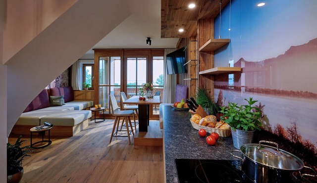 Ferienwohnung Herreninsel, 1-4pers., 2sep. SZ, 2 Bäder, 2.og+dg, Balkon mit Chiemseeblick
