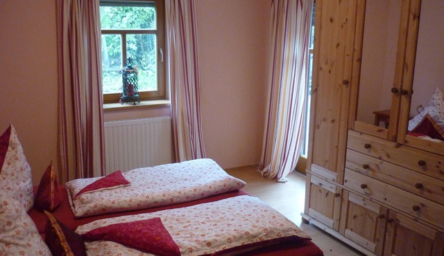 Ferienwohnung mit Überdachter Pergola und Großer Terrasse