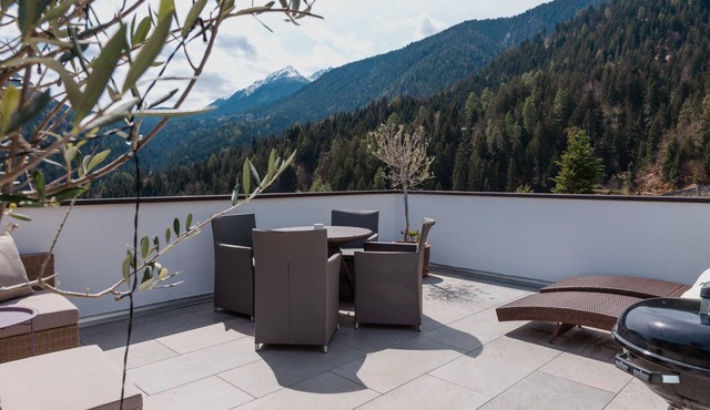 Ferienwohnung mit Pool und Wunderschöne Terrasse mit Tolle Blick auf die Berge