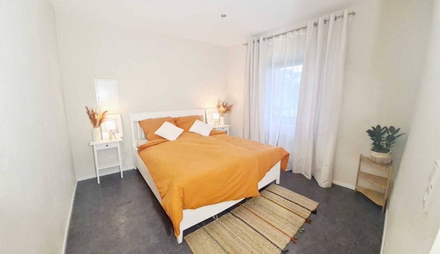 Ferienwohnung mit Sonnenterrasse und Blick auf die Sauer