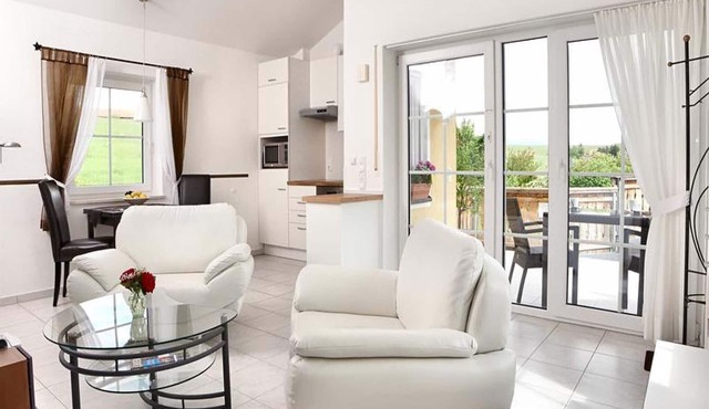 Ferienwohnung Nr. 2 - "Bergblick", 39 qm Obergeschoss, 1 separates Schlafzimmer