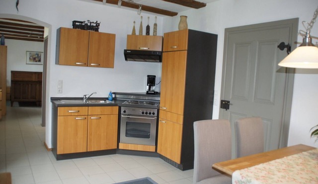 Ferienwohnung qm) mit Kombiniertem Schlaf-wohnbereich und Küchenzeile