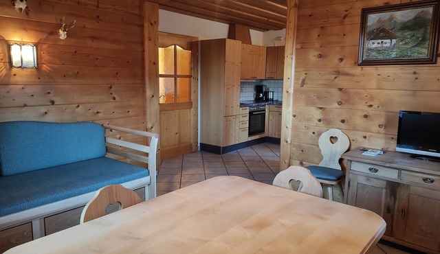 Ferienwohnung Samerberg für 2-4 Personen 1. Stock, Balkon, eigener Eingang, Wohn/Schlafraum, 1 Schlafzimmer, Küche