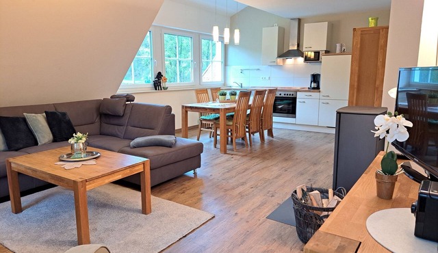 Ferienwohnung Schildweide, 70 qm, 2 Schlafzimmer, Balkon, Max. 4 Personen + 1 Kind im Kinderbett