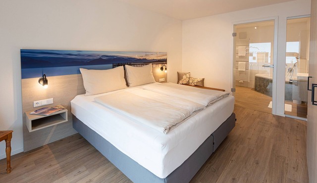 Ferienwohnung Sonnenseite mit Bergblick, 1 Separates Schlafzimmer, Wlan