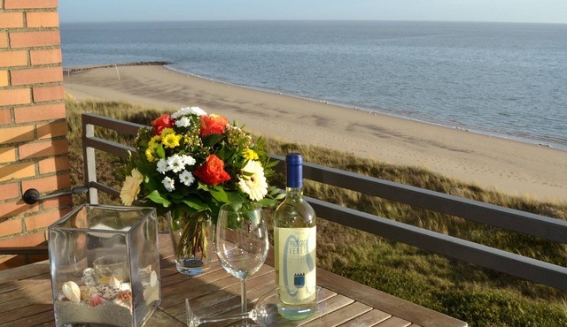 Ferienwohnung "Wattenblick 51-35" mit Bestem Meerblick direkt am Sandstrand