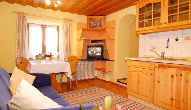 Ferienwohnung "Weintraube" 40 qm bis 3 Personen, 1. Obergeschoss, 1 separater Schlafraum, Südbalkon.