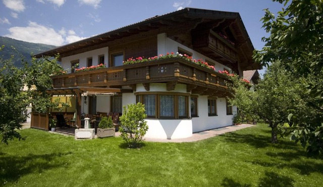 Ferienwohnungen Haus Schett