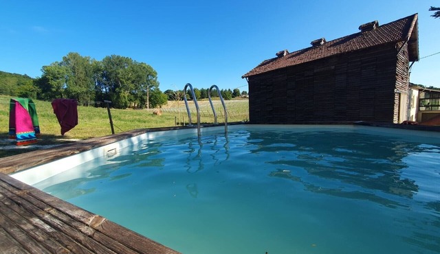 Ferme de la Felicità with Pool near Lauzerte