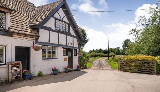 FERN HALL COTTAGE, family friendly, with a garden in Whitney-On-Wye