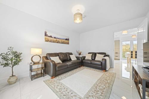 Fern Walk Spacious 3 Bedroom House - Dalkeith