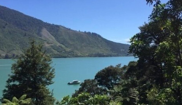 Fernleigh - Moetapu Bay Holiday Home