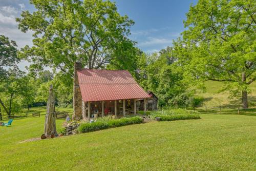 Ferrum Rustic Cabin in the Valley w/Fire Pit