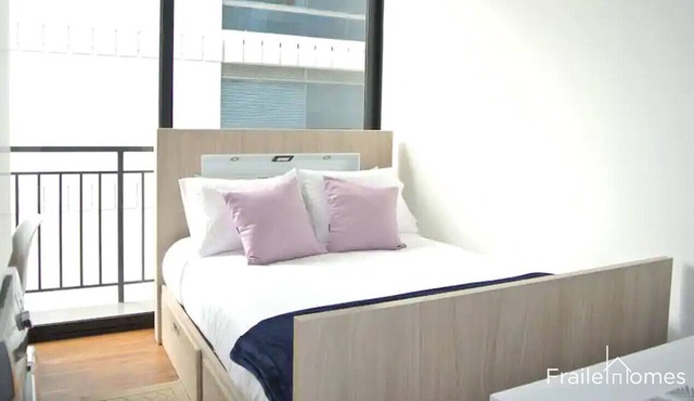 FH ~ Beautiful studio with balcony. Fully equipped