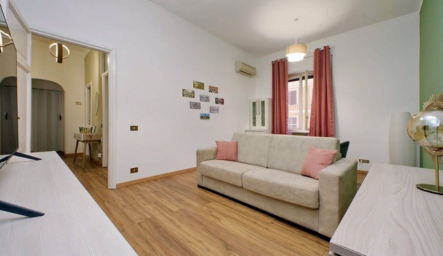 Fidenza, Comfortable 1 BR apartment with balcony by Halldis