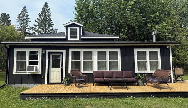 Field & Forest Rental Cabin- Cozy, Quiet 3 Bedroom Cabin Just Outside Warroad