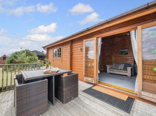 Field Lodge - E4380