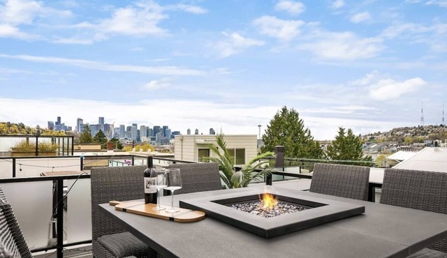 FIFA ready & great Q1 pricing! Incredible 3 story + rooftop is waiting for you!