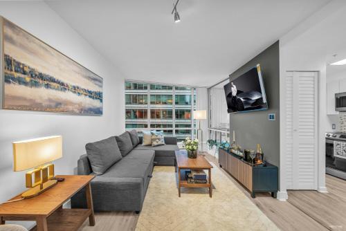 FIFA Stay 1-BR Condo Near BC Place with Free Parking and AC