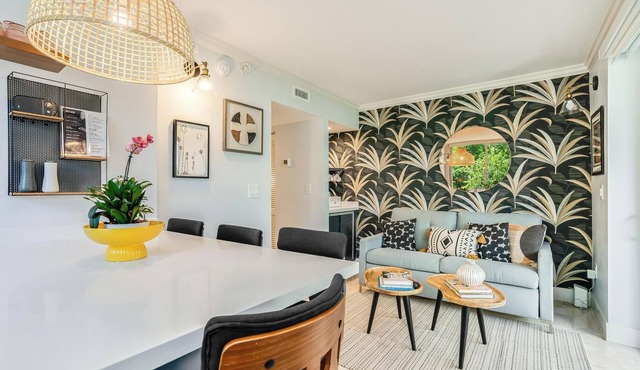 FIFA World Cup Base: The Palms Coconut Grove: 1 bedroom/1 bath condo includes parking