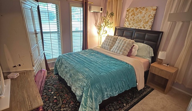 MAJOR INTERNATIONAL SPORTING EVENT Marvelous 2-bedroom house with Kitchenette in charming Arlington