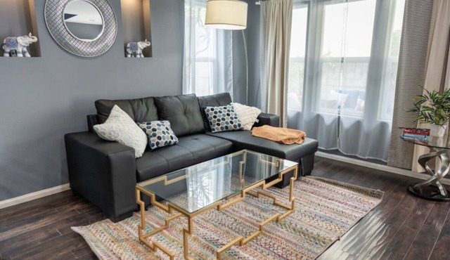 FIFA World Cup: NoHo MODERN 2BR TOWNHOME w/PRIVATE FENCED PATIO & PARKING p20