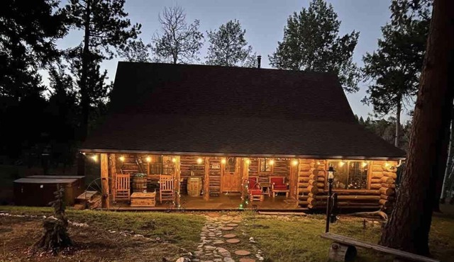 Fife Haus - Real Rustic Log Cabin - Cozy Retreat