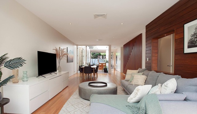 Figtree Terrace Randwick (ISYD) - Modern 3 bedroom home boasting rooftop relaxation close to Coogee Beach