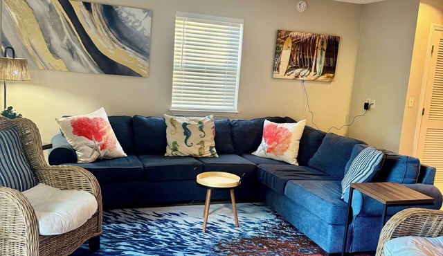 Fin & Tonic@The Forgotten Coast 2BR/2BTH boat parking near Carrabelle FL Marina