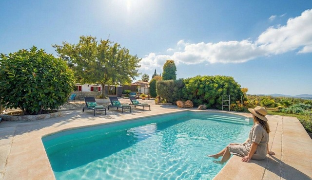 Finca Ca Na Venta with pool