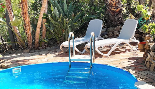 Finca, great private pool & garden, sea and mountain views, 15 min. to the coast