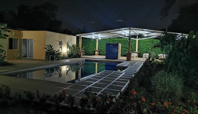 Finca La Pintora: Capacidad 24 personas, WIFI, a 5 minutos de Villavicencio.