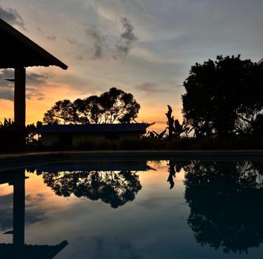 Finca privada exclusiva con piscina y jacuzzi Ideal para grupos y celebraciones en Montenegro