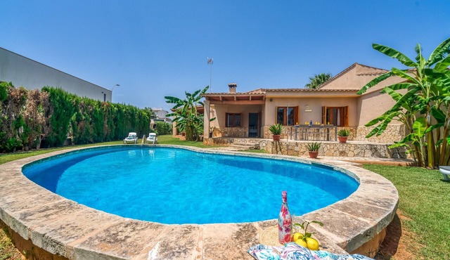 Finca Rosas 28 with private pool in Mallorca