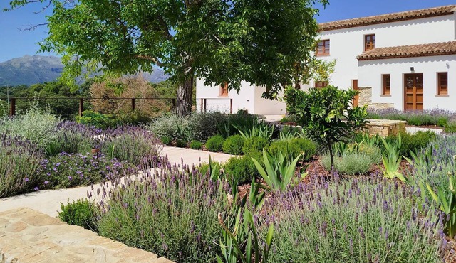 Finca Vegachi - Five Bedroom Villa, Sleeps 10