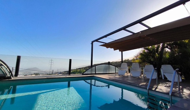 'Finca Verónica' with Sea View, Wi-Fi and Air Conditioning