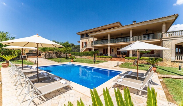 Finca with pool Son Tomasset in Majorca