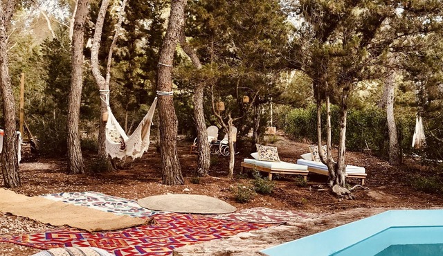 FINCA with PRIVATE SWIMMING POOL for 8/9 people in FORMENTERA near MIGJORN beach
